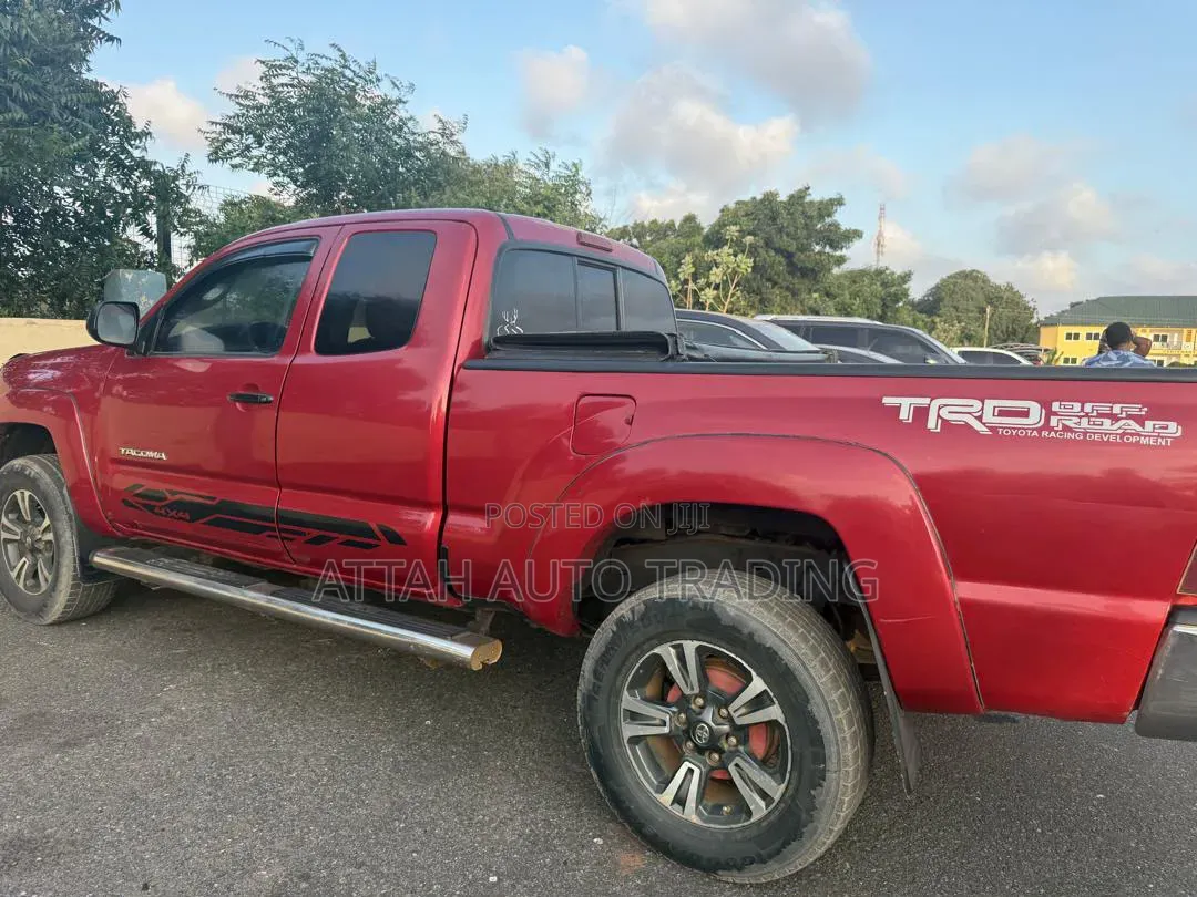 Toyota Tacoma 2015 Red