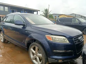 Audi Q7 2012 Black