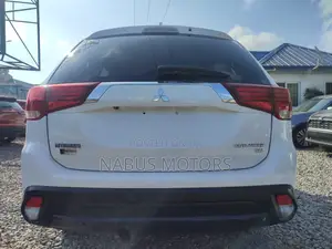 Mitsubishi Outlander Sport SEL 2.4 2017 White