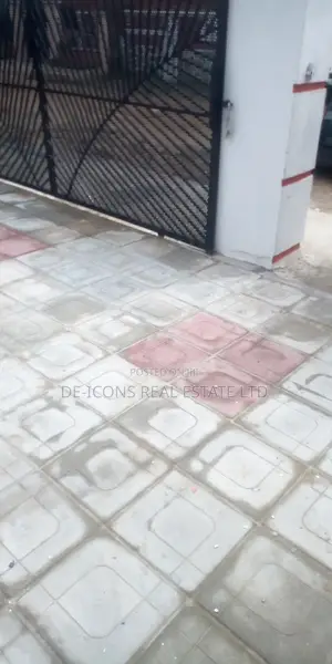 1bdrm Duplex in De-Icons Real Estate, Awutu Senya East Municipal