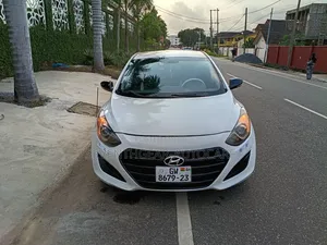 Hyundai Elantra Limited 4dr Sedan (1.8L 4cyl 6A) 2014 White