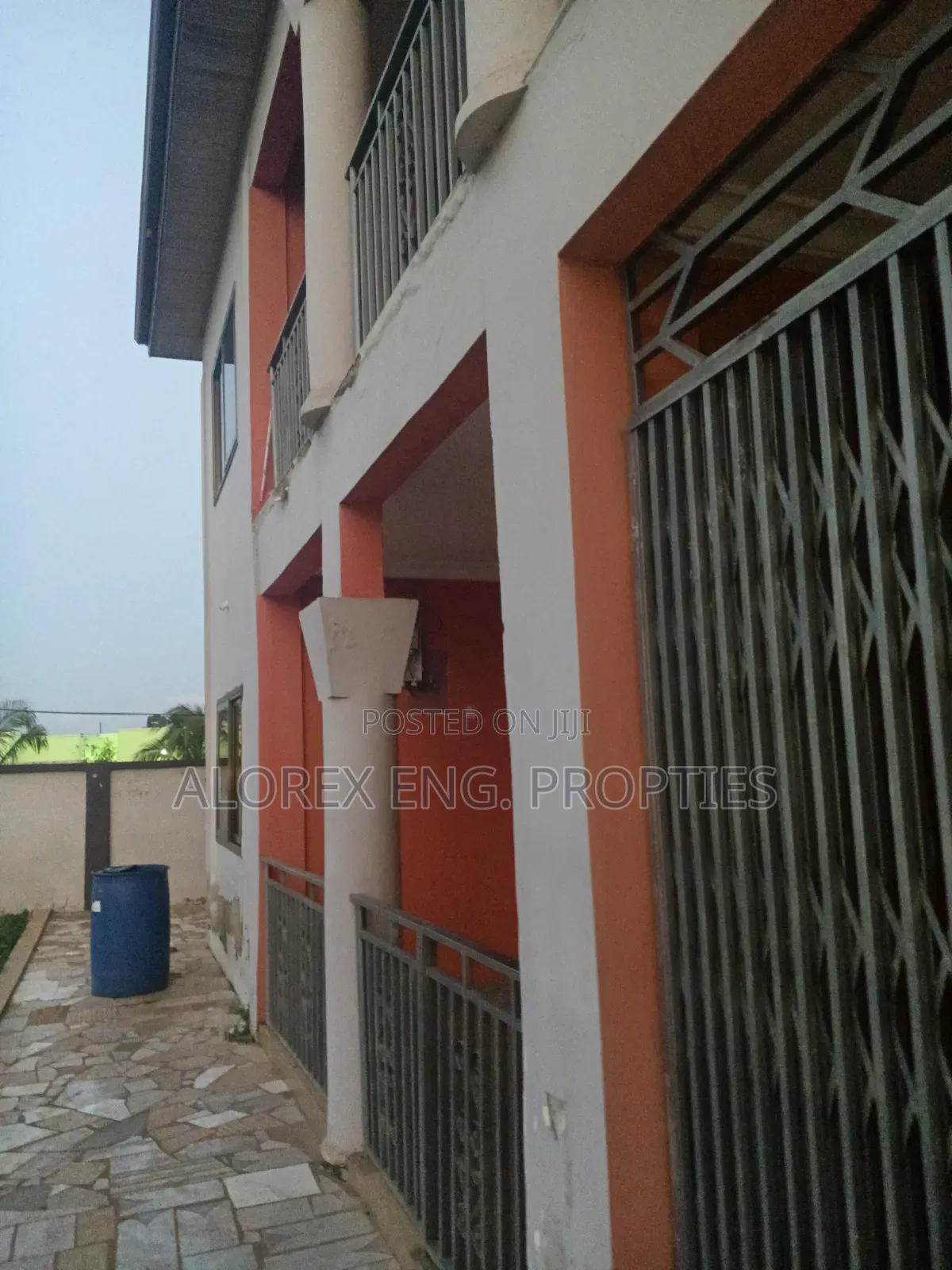 1bdrm Apartment in Adenta Amrahia, Malejor for rent