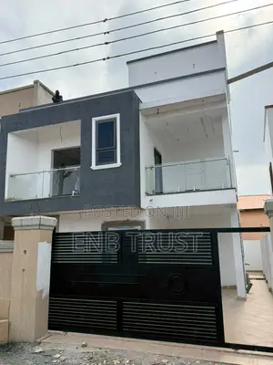 4bdrm Duplex in Sakumono for sale