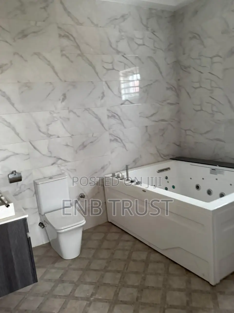 4bdrm Duplex in Lashibi, Sakumono for sale