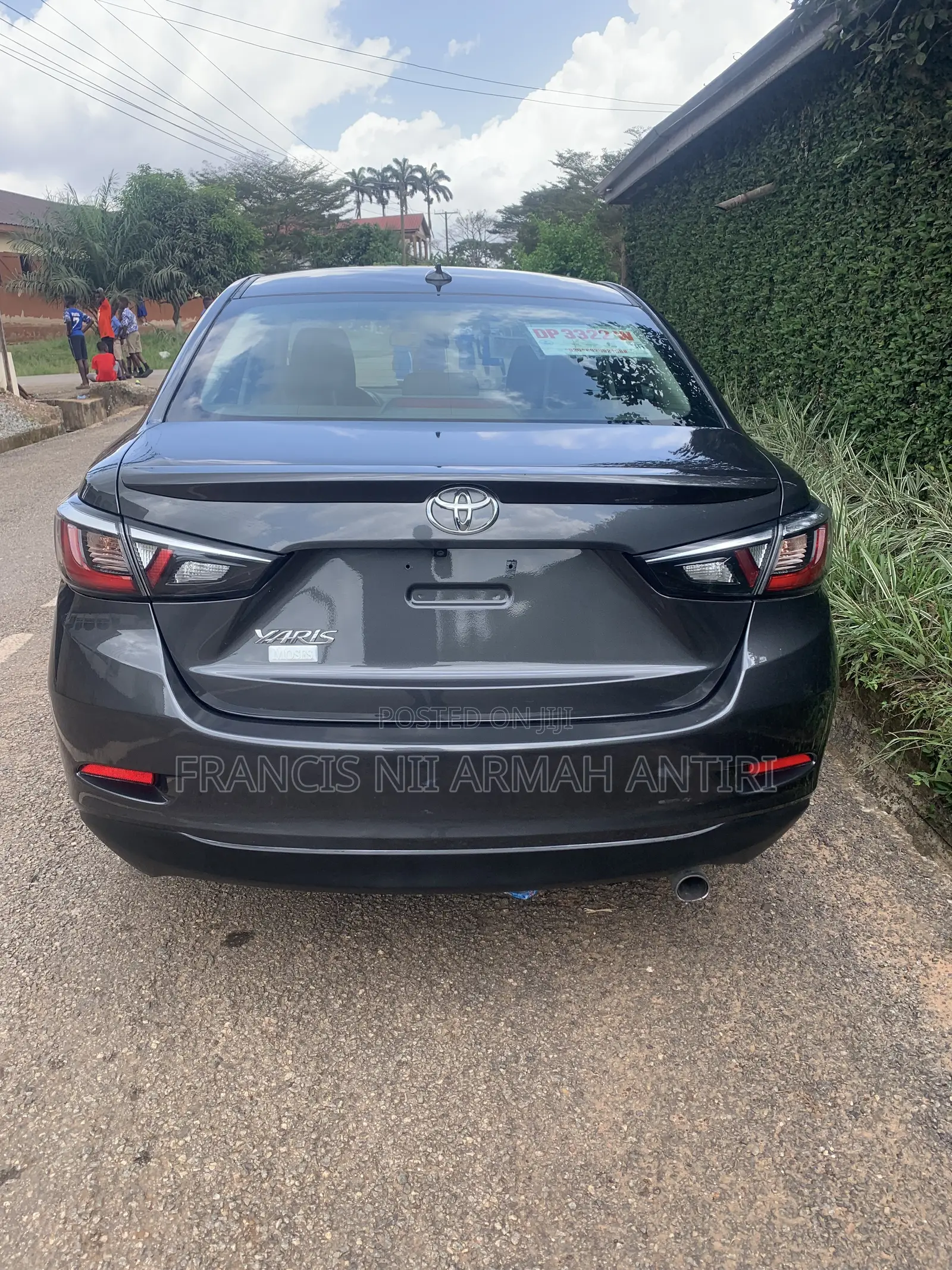 Toyota Yaris 1.5 Sedan XLE 2020 Gray