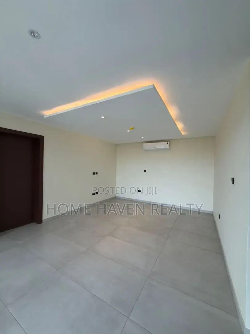 5bdrm House in Trassacco Springs, Police Station for sale