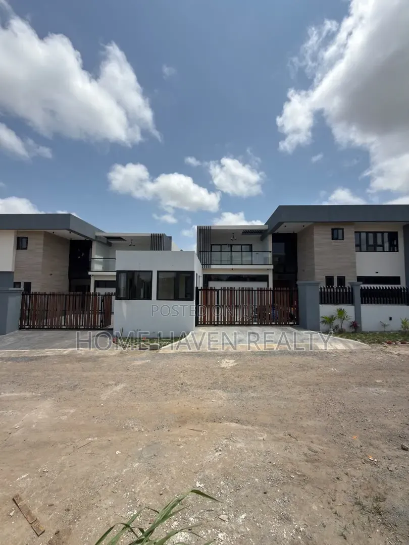 5bdrm House in Trassacco Springs, Police Station for sale