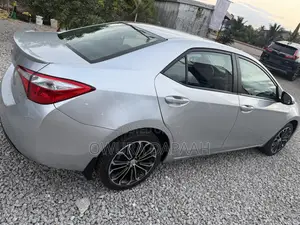 Toyota Corolla S 4dr Sedan (1.8L 4cyl CVT) 2016 Silver