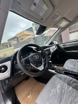 Toyota Corolla LE 4dr Sedan (1.8L 4cyl CVT) 2017 Gray