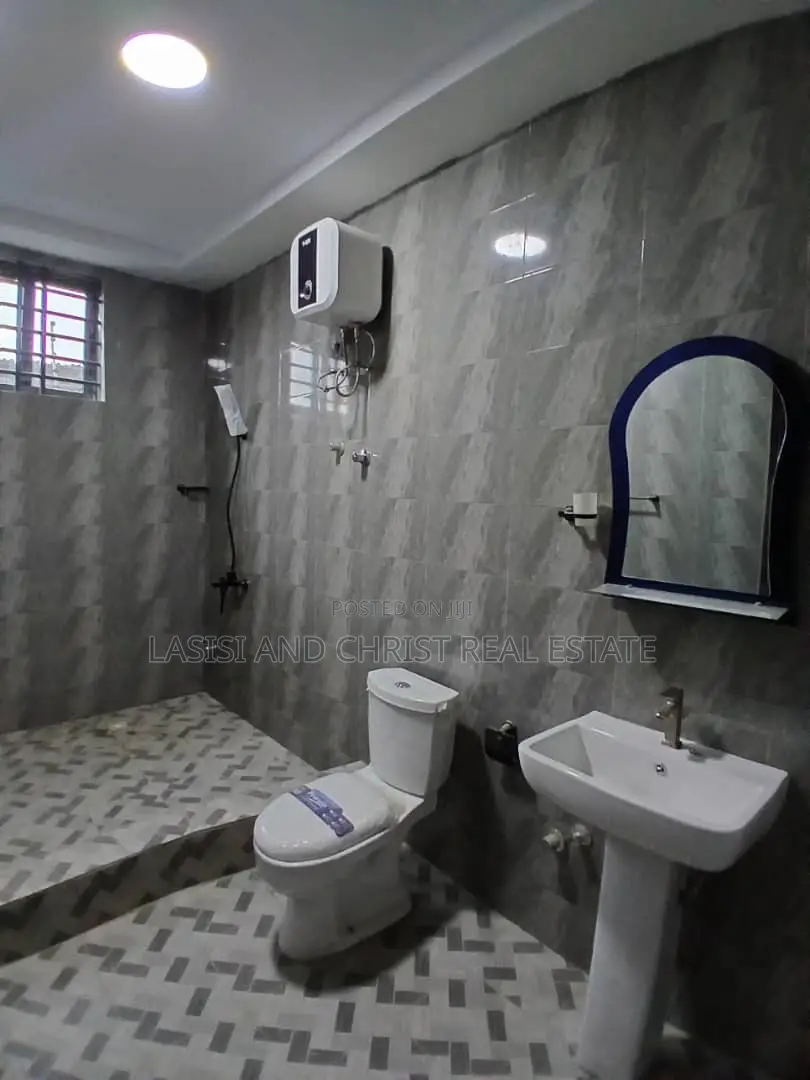 2bdrm Apartment in Lasisi And Christ, Amasaman for rent