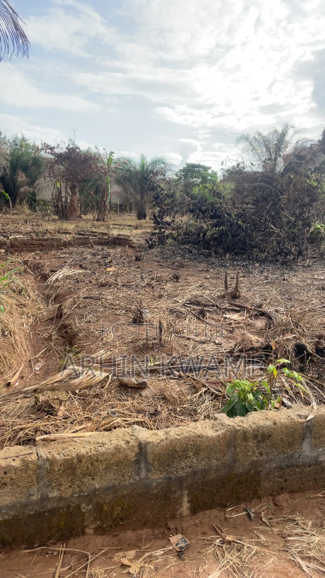 A Land With Size 100x100 Located at Santasi-Apampatia