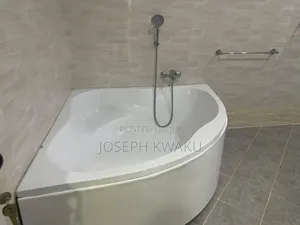 3bdrm House in Botwe Zoom Lion, Boundary Road Area for rent