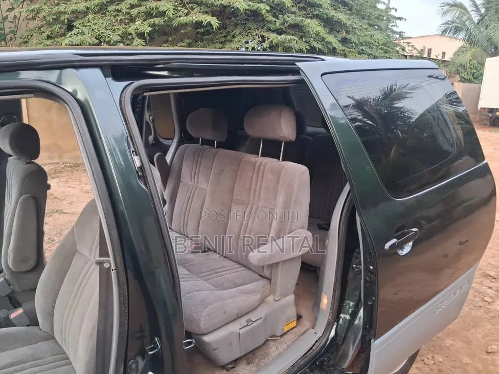 Toyota Sienna 2005 Black