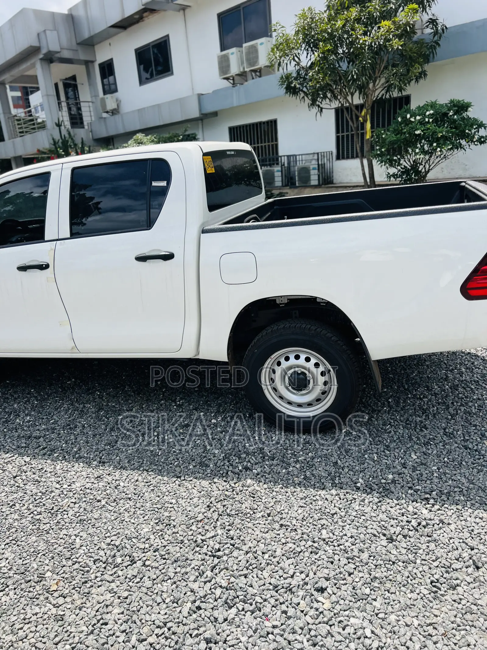 New Toyota Hilux 2025 White