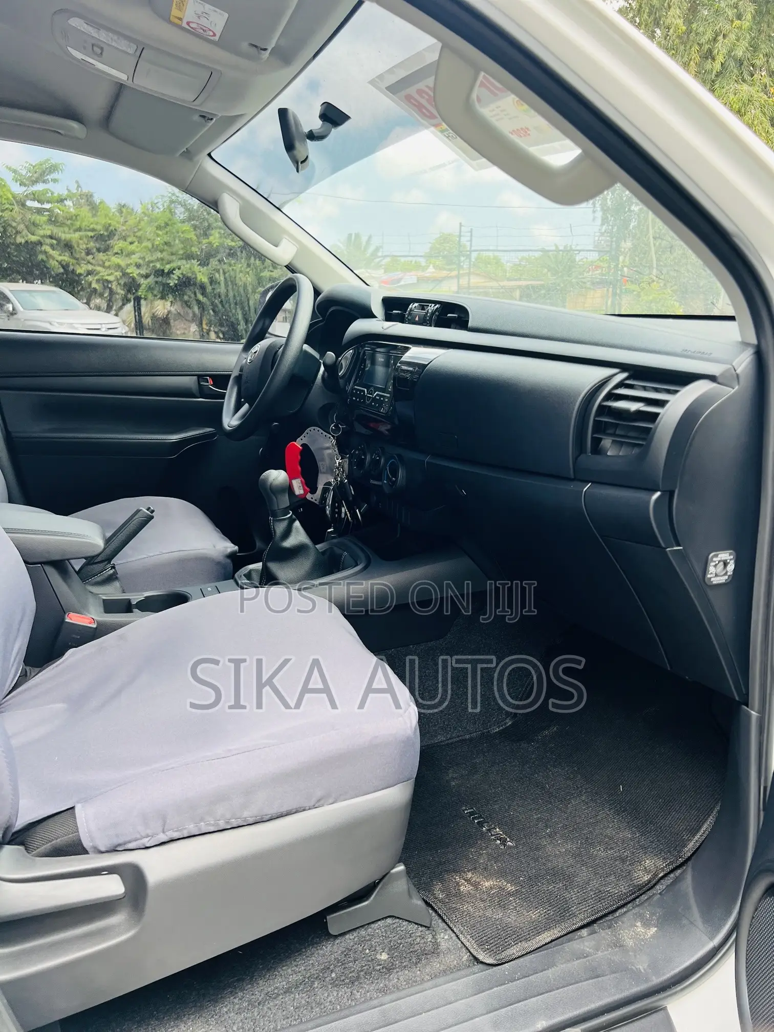 New Toyota Hilux 2025 White