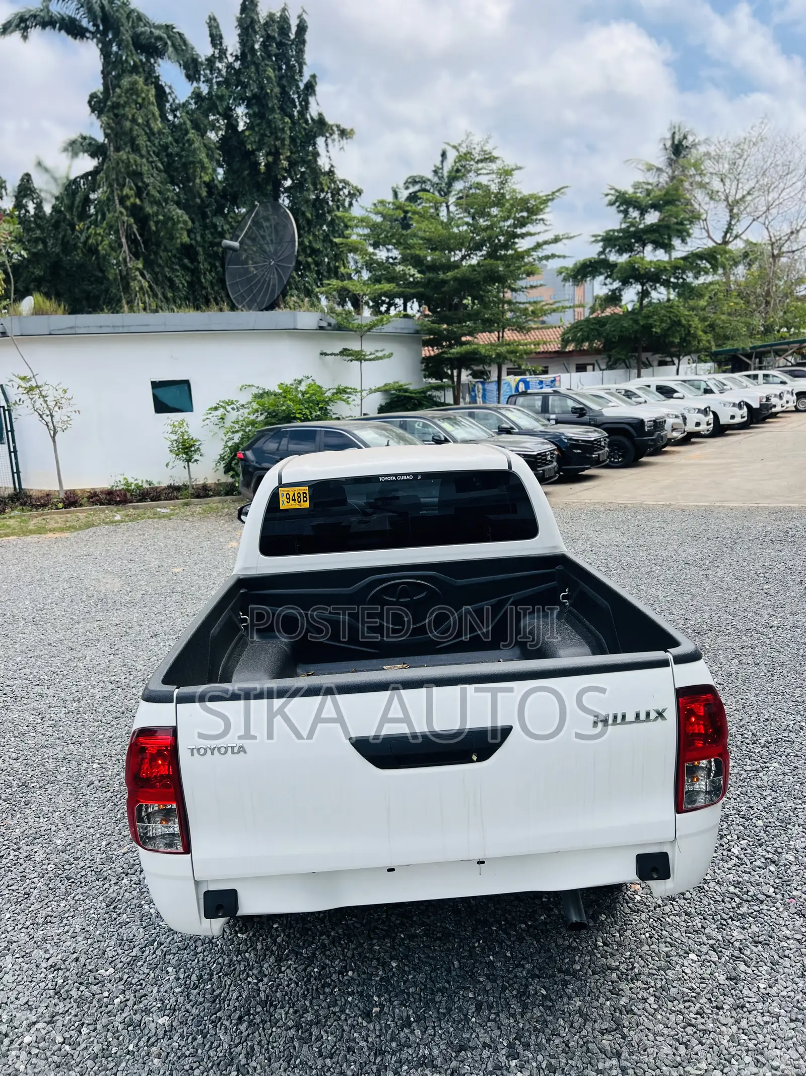 New Toyota Hilux 2025 White