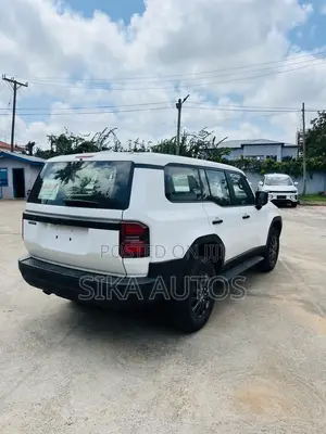 New Toyota Land Cruiser Prado 2.8 2024 White