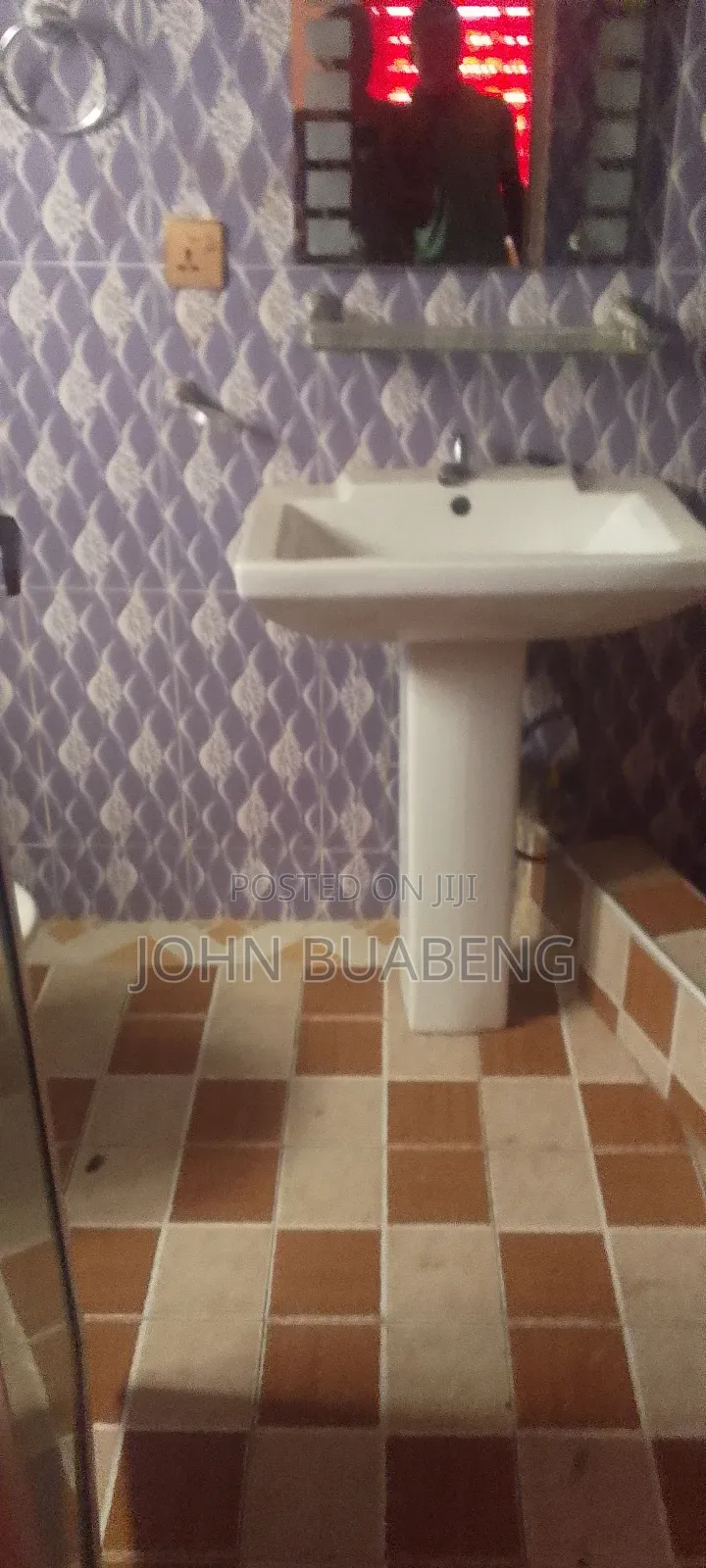 5bdrm House in Roman Winger Cp, Adade for sale