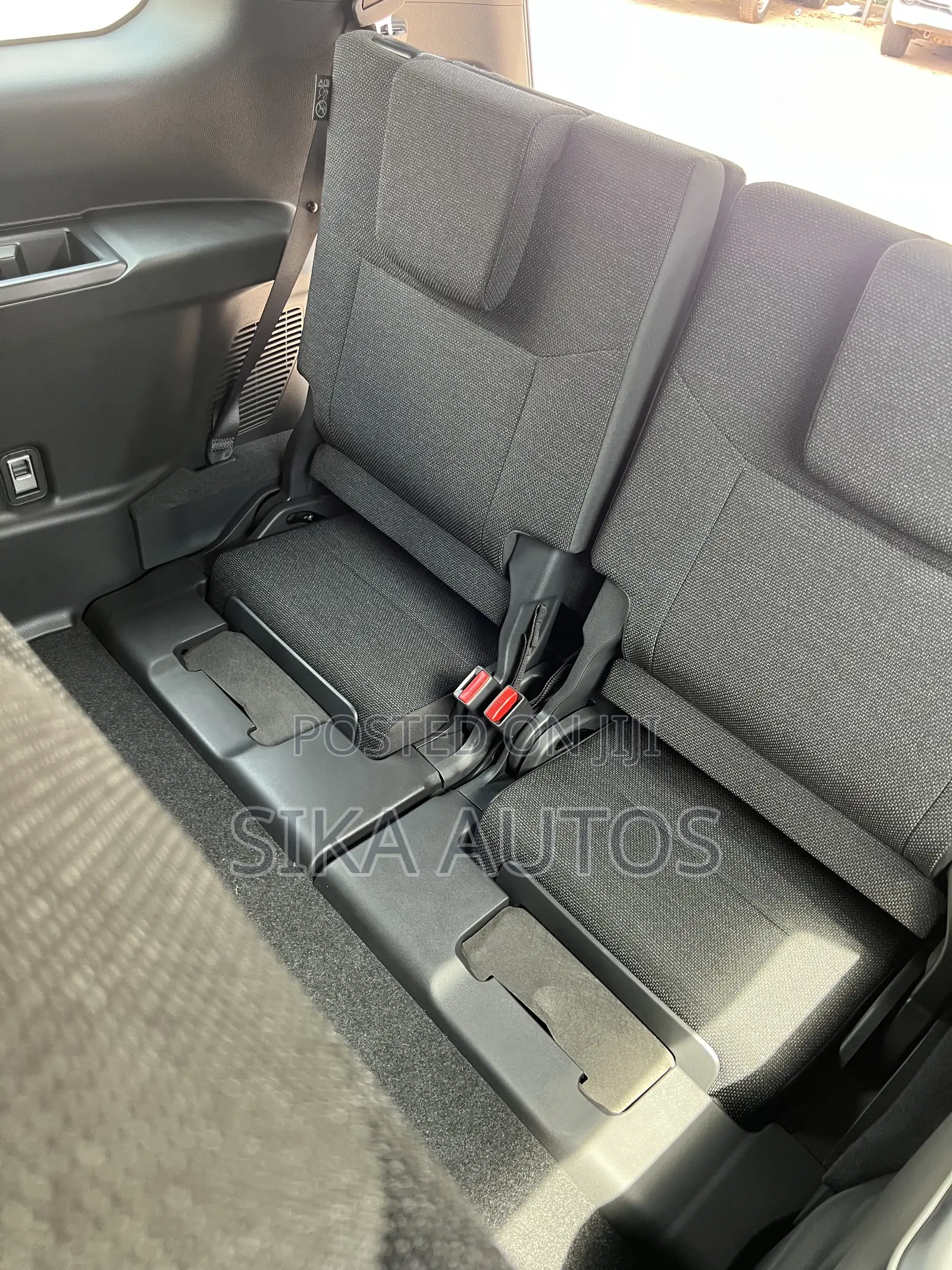 New Toyota Land Cruiser Prado 2.8 2024 White