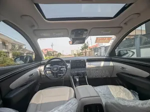 Hyundai Tucson 2024 Gold