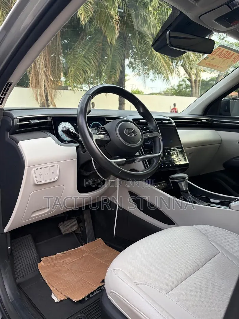 Hyundai Tucson 2024 Gold