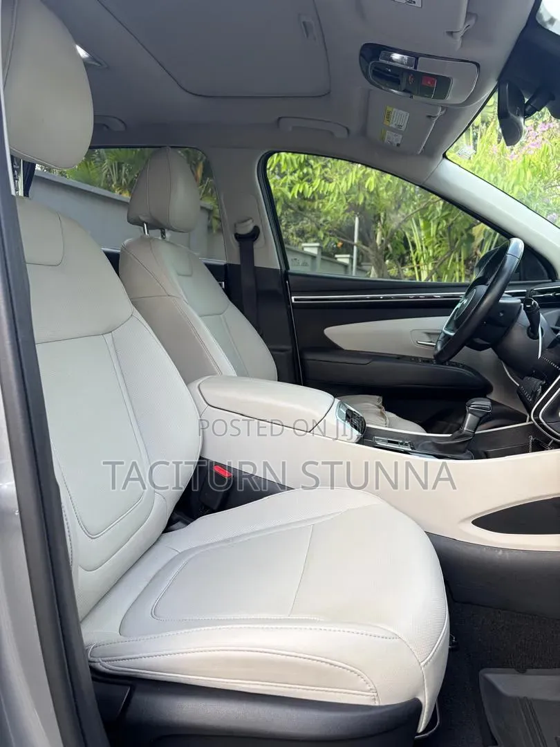 Hyundai Tucson 2024 Gold