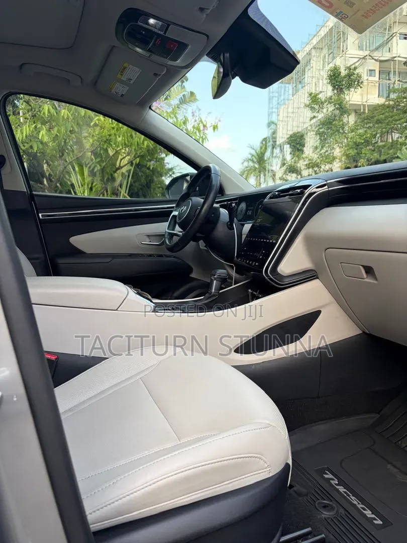Hyundai Tucson 2024 Gold