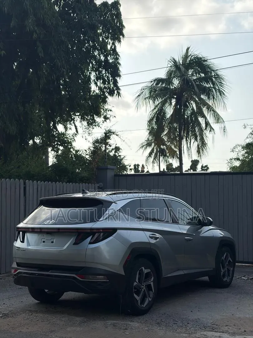 Hyundai Tucson 2024 Gold
