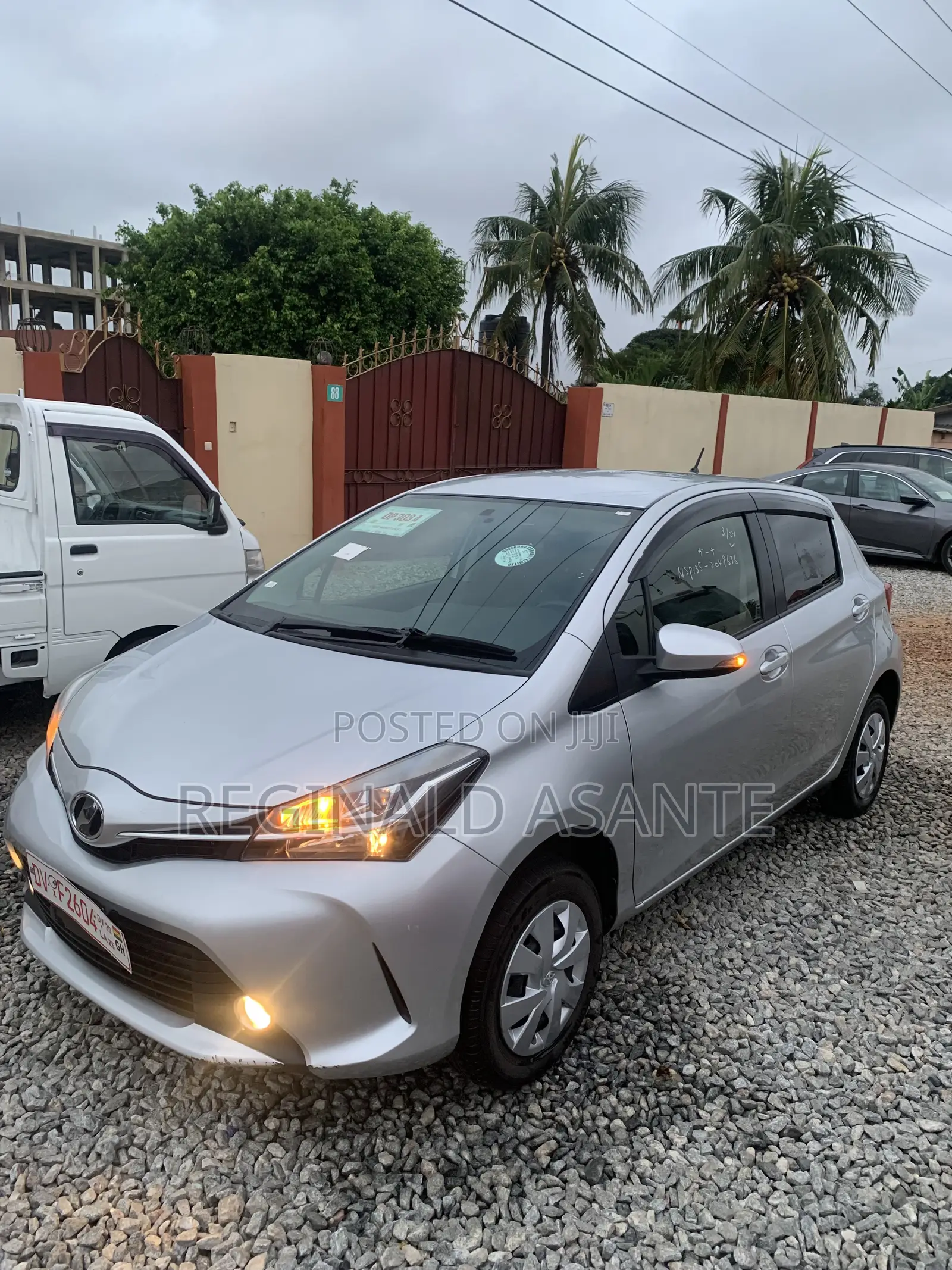 Toyota Vitz 1.3 FWD 3dr 2015 Silver