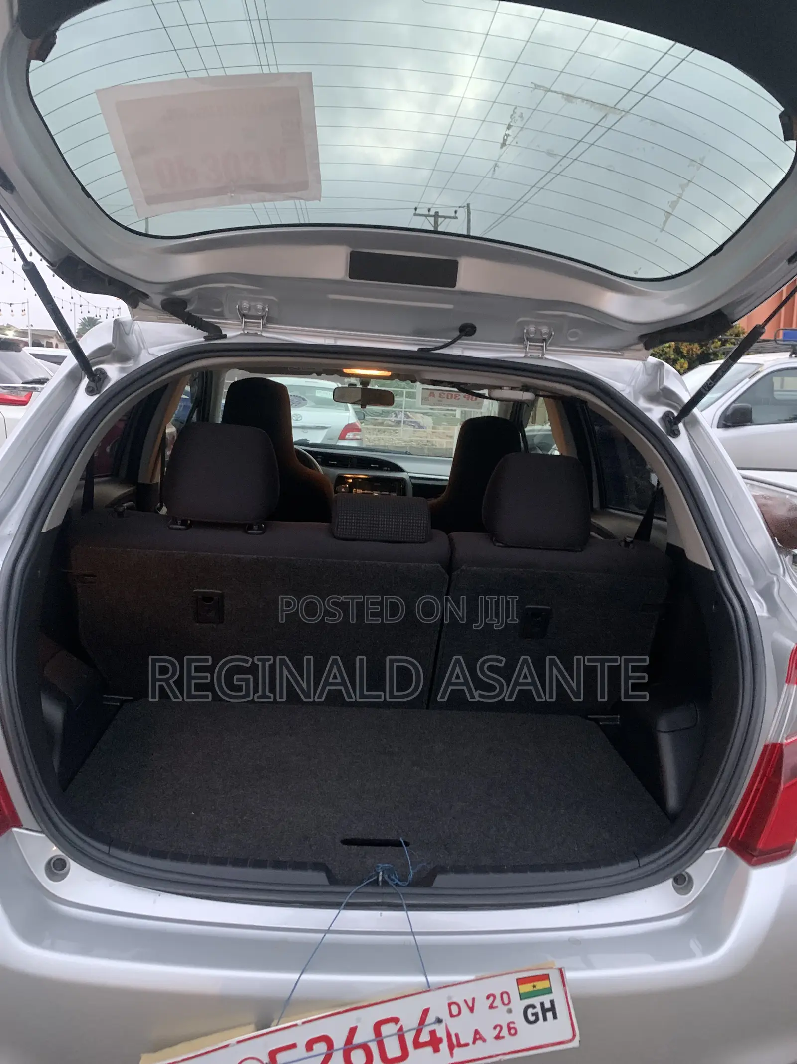 Toyota Vitz 1.3 FWD 3dr 2015 Silver