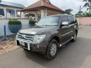 Mitsubishi Pajero 2011 Gray