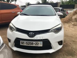 Toyota Corolla 2015 White
