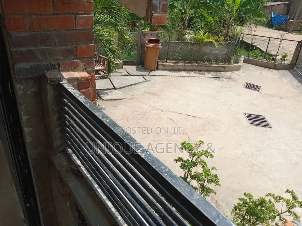 3bdrm Duplex in Amasaman for sale