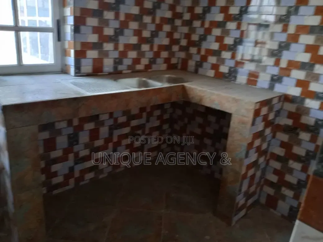 3bdrm Duplex in Amasaman for sale