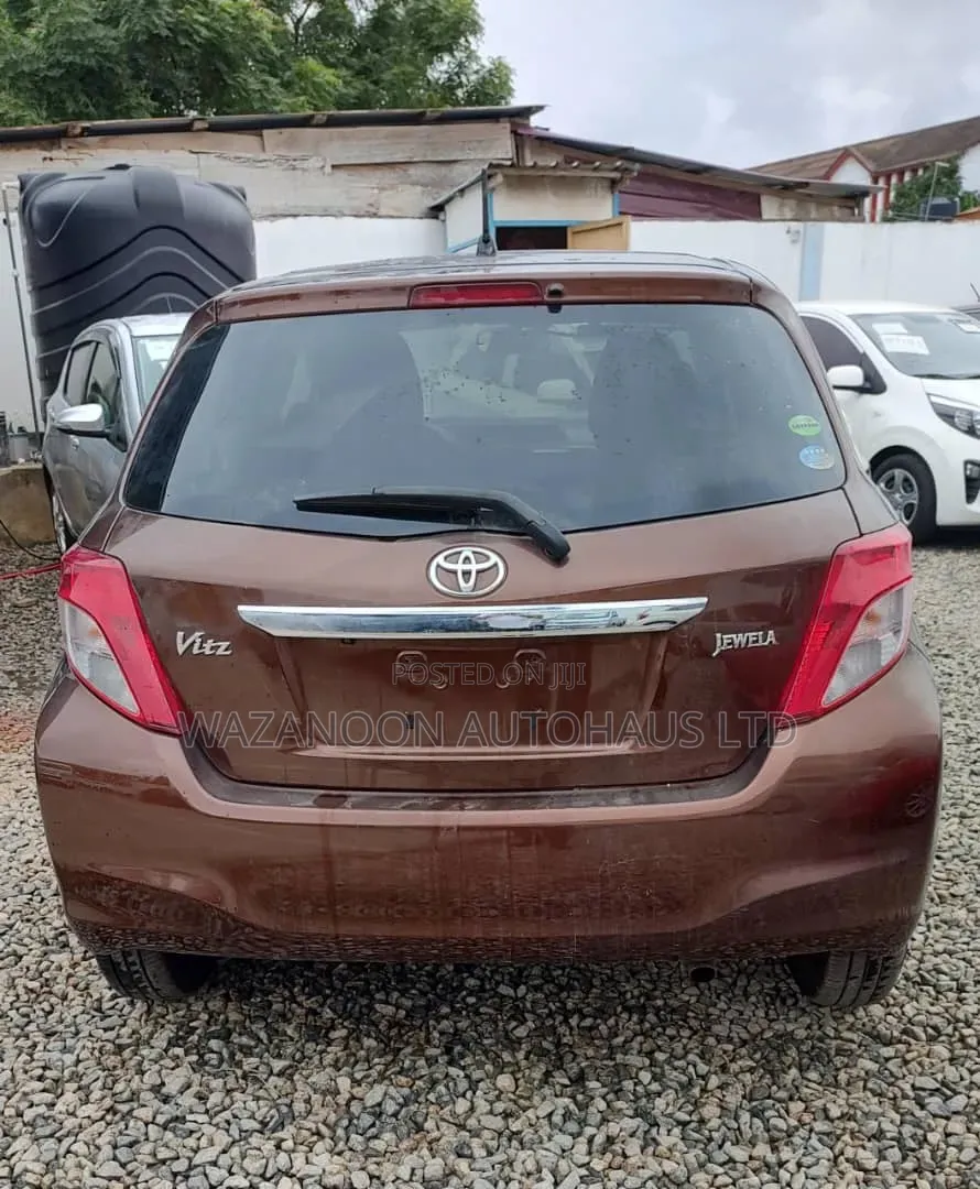 Toyota Vitz 2014 Brown