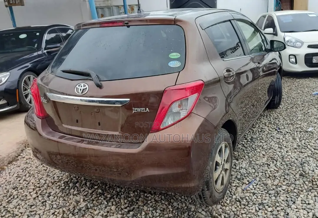 Toyota Vitz 2014 Brown