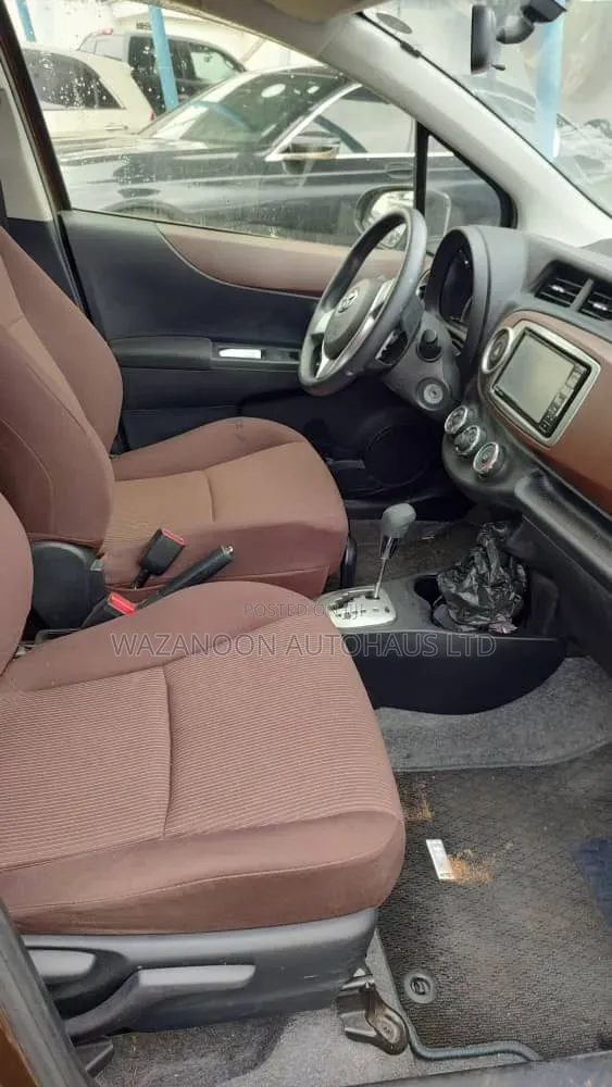 Toyota Vitz 2014 Brown