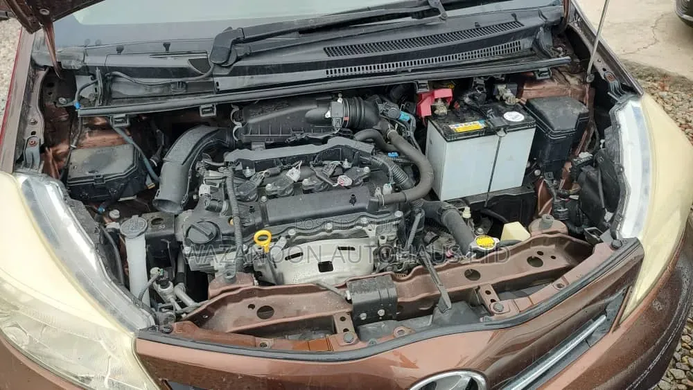 Toyota Vitz 2014 Brown