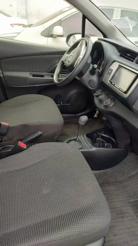 Toyota Vitz 2015 Red