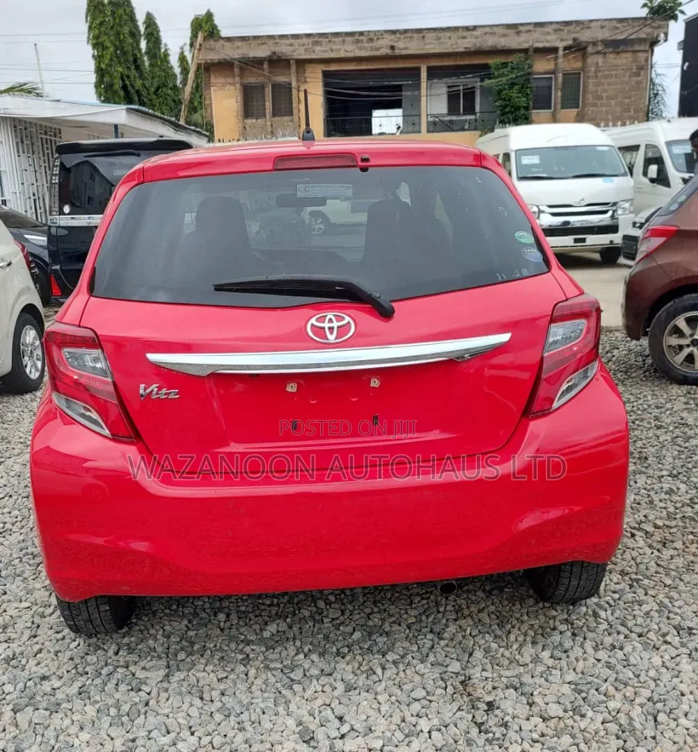 Toyota Vitz 2015 Red