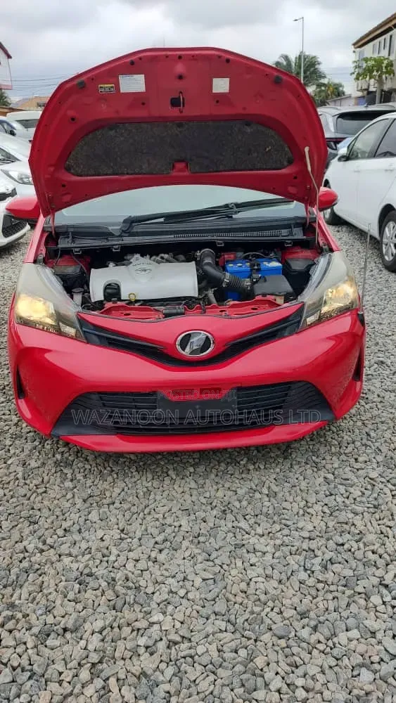 Toyota Vitz 2015 Red