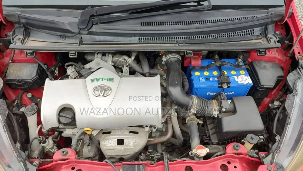 Toyota Vitz 2015 Red