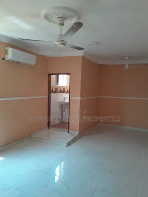 2bdrm Apartment in Glowlump, Baatsona Total for rent