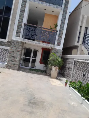 2bdrm Apartment in Glowlump, Baatsona Total for rent