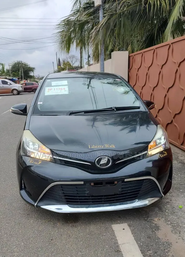 Toyota Vitz 2016 Black