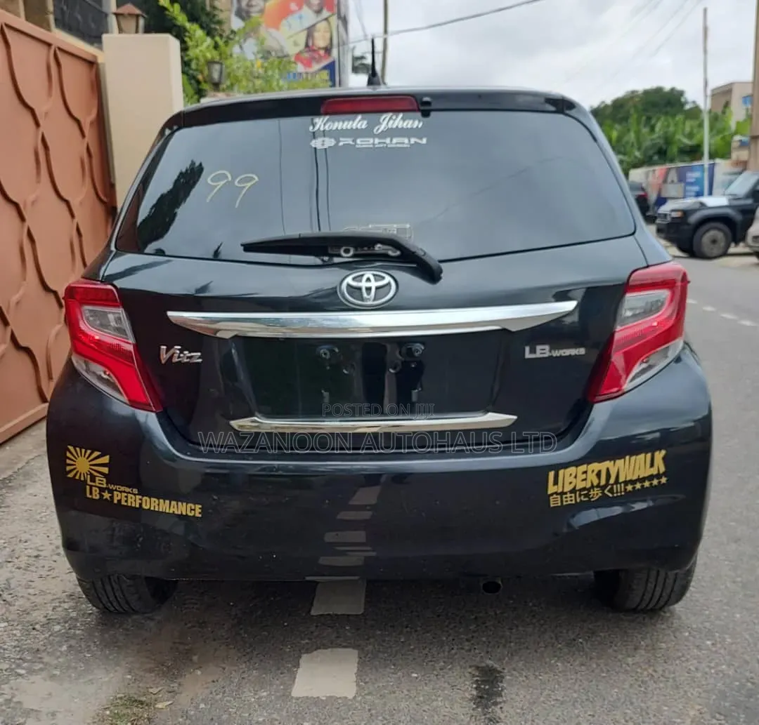 Toyota Vitz 2016 Black