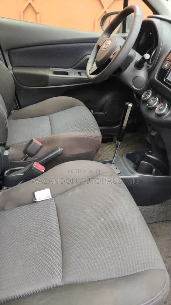 Toyota Vitz 2016 Black