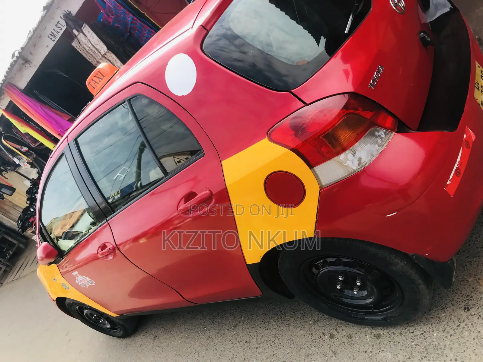 Toyota Yaris Base Hatchback 5dr 2010 Red