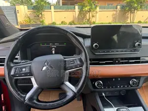 Mitsubishi Outlander SEL 2022 Burgundy