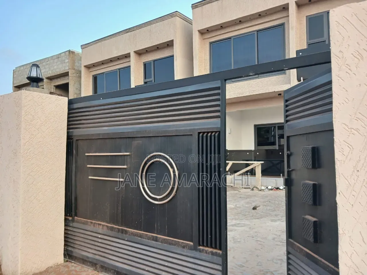 3bdrm House in Shell Sign Board, Coca Cola for rent
